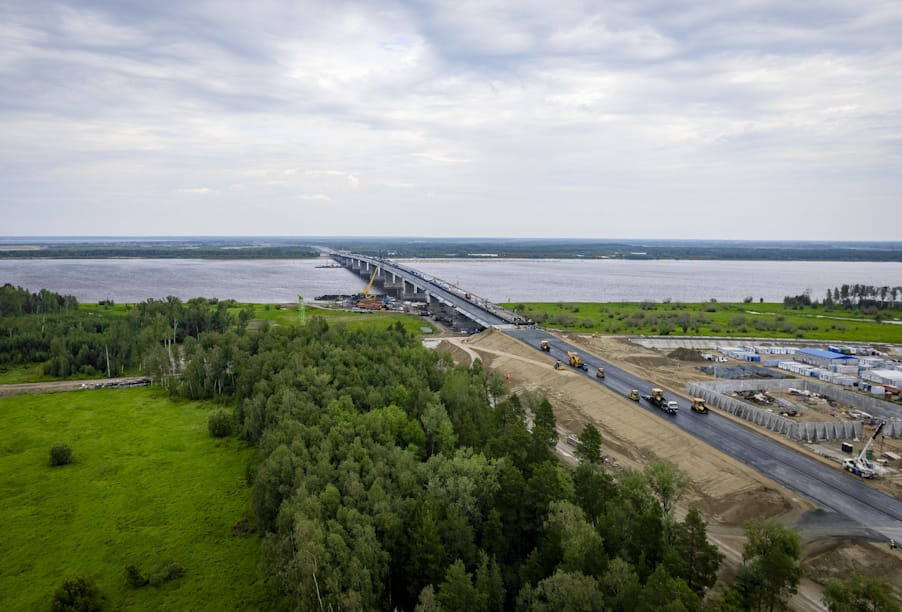 Ханты-Мансийский автономномныйокруг – Югра,мостового переход через реку Обь в районе Сургута (6)